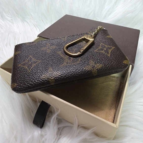 Louis Vuitton Monogram Key Pouch - Picture 6 of 8